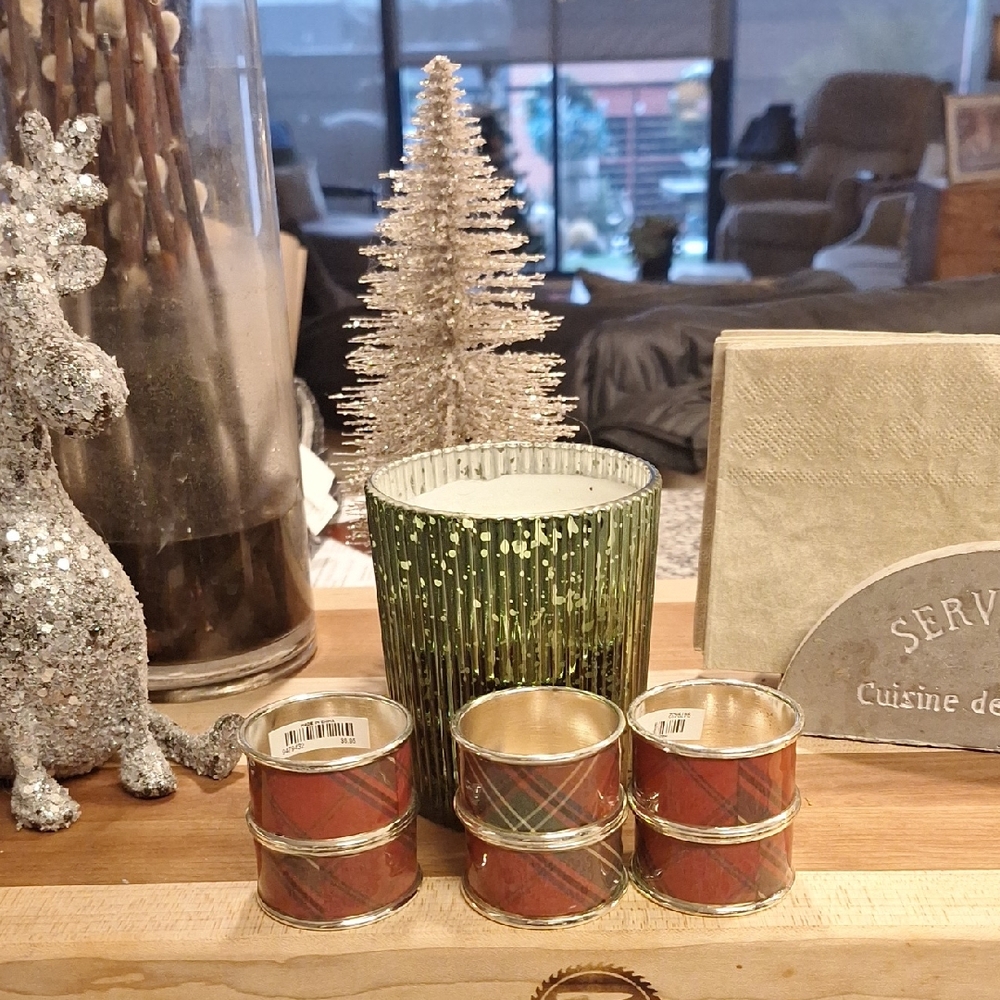 Pottery Barn Festive Red Napkin Rings Set Of 6 NWT